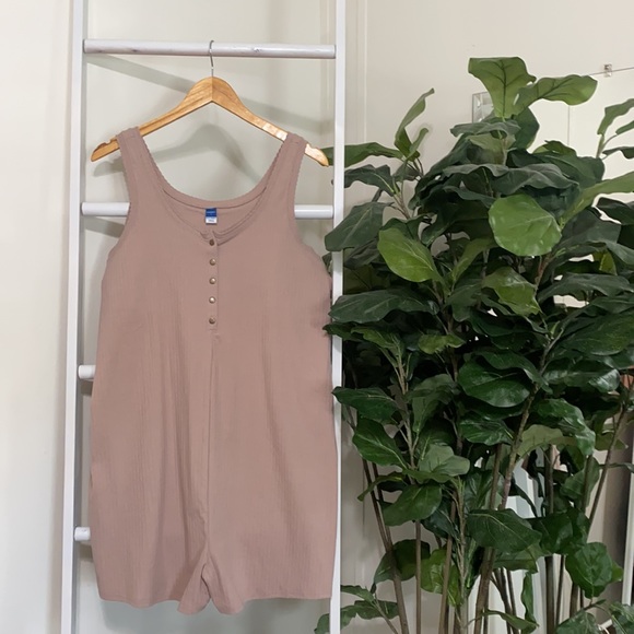 Old Navy Pants - Old Navy Maternity L NWT Oatmeal Brown Romper